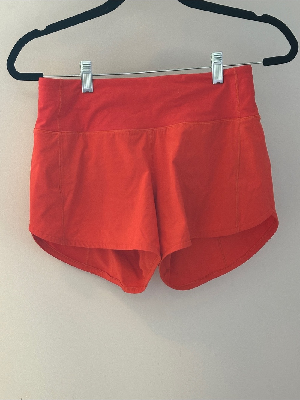Lululemon Mid rise speed up short size 4